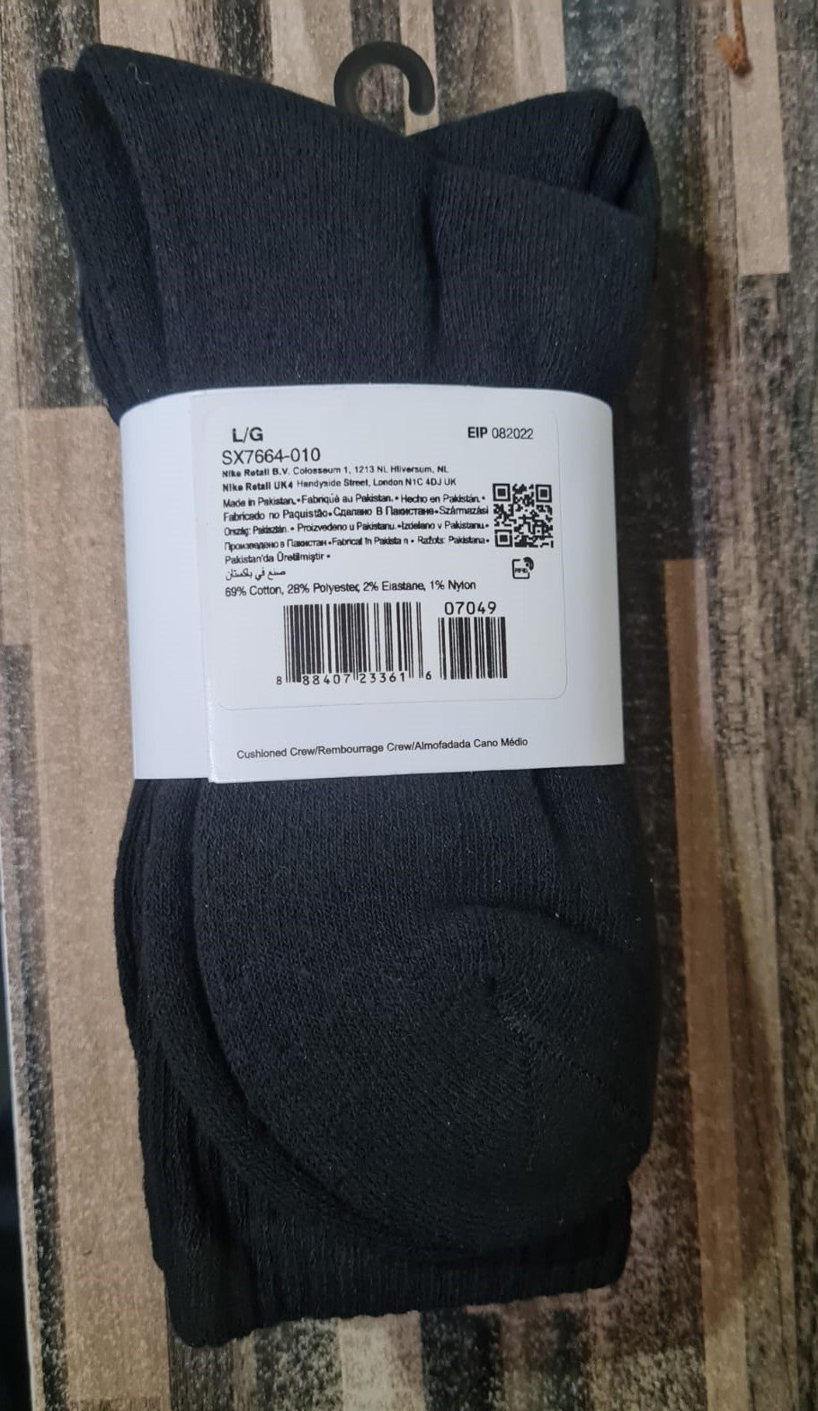 Nike Dri-FIT Black Crew Socks – Comfort and Performance Redefined